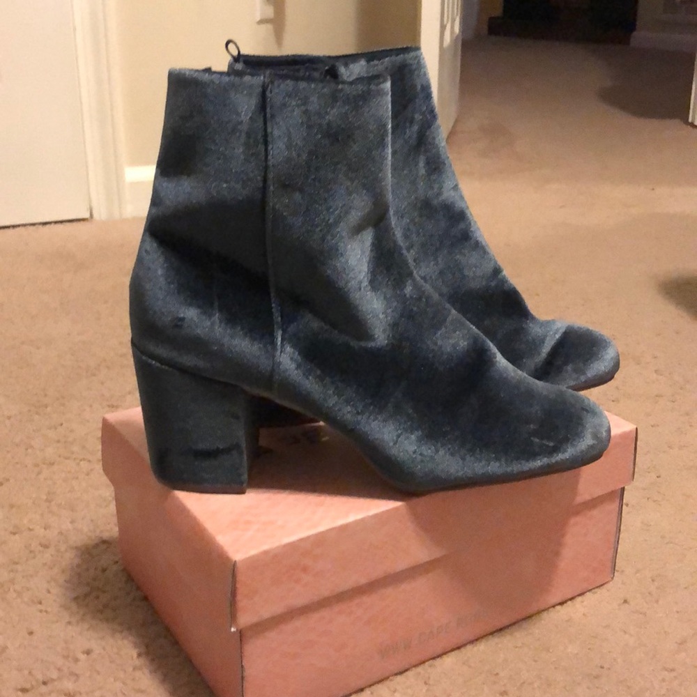 Velvet boots